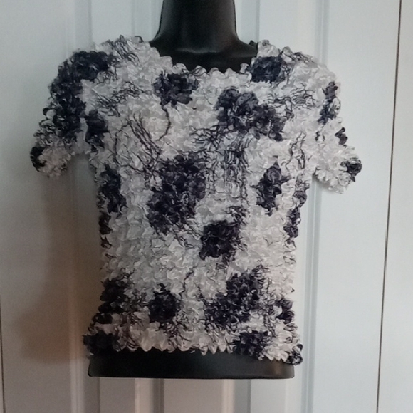 FC Tops - Vintage Y2K Elegant Black and White Textured Women's Top